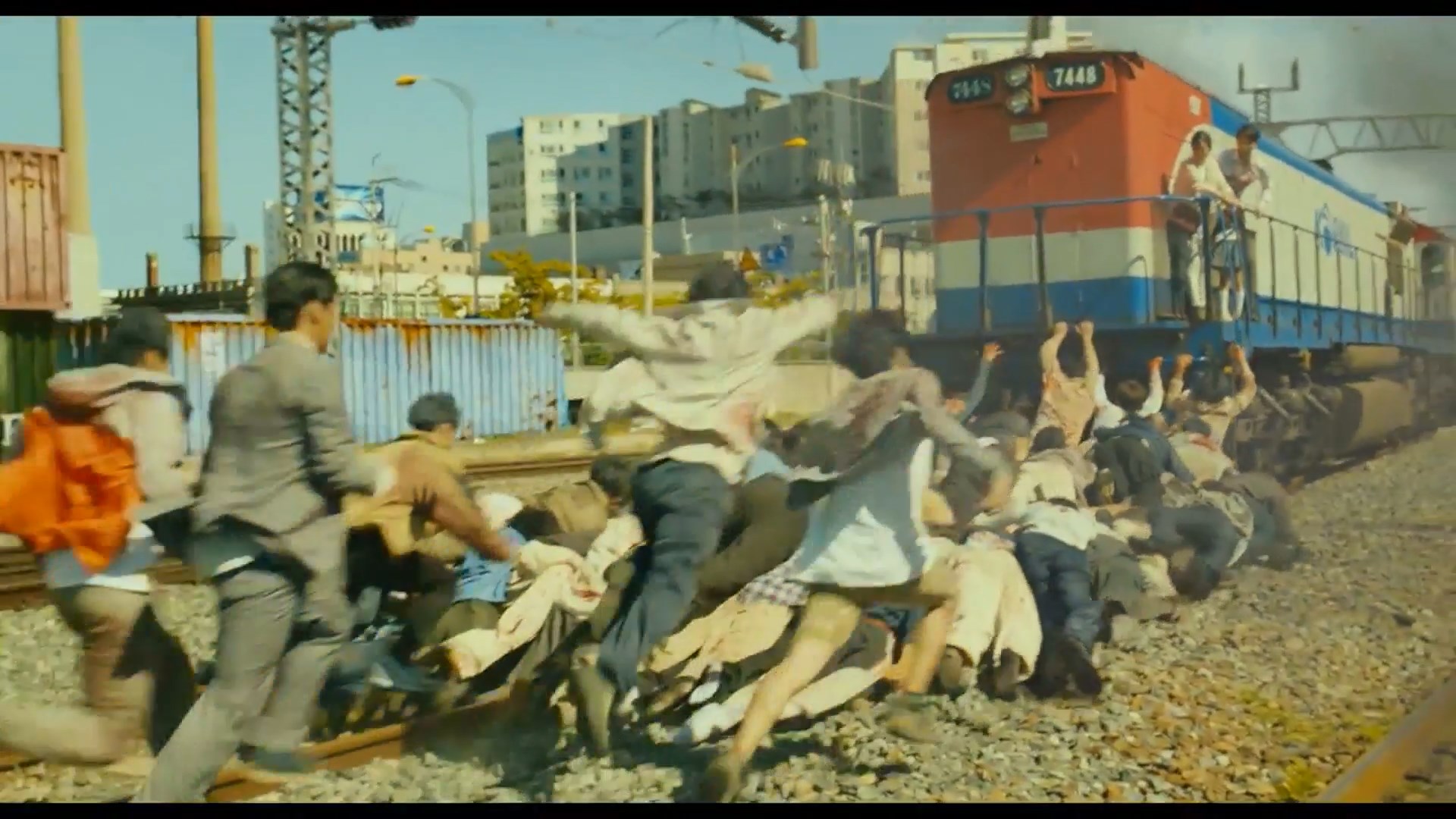 train-to-busan-2016-1080p-webrip-en-sub-x264-nogrp-mkv_snapshot_01-39-33_2016-11-18_03-06-49